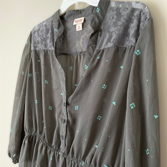 Mossimo Supply Co. Tops - Mossimo Supply Co Gray Tunic Top with Mint Details and Lace Cutout Size Large